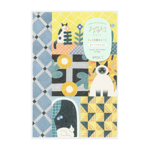Single Midori B6 Yuru Log Book Cat edition on a plain background.