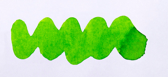 A colour swatch of Diamine Appletini fountain pen ink.